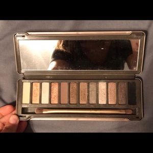 Urban Decay eyeshadow palette